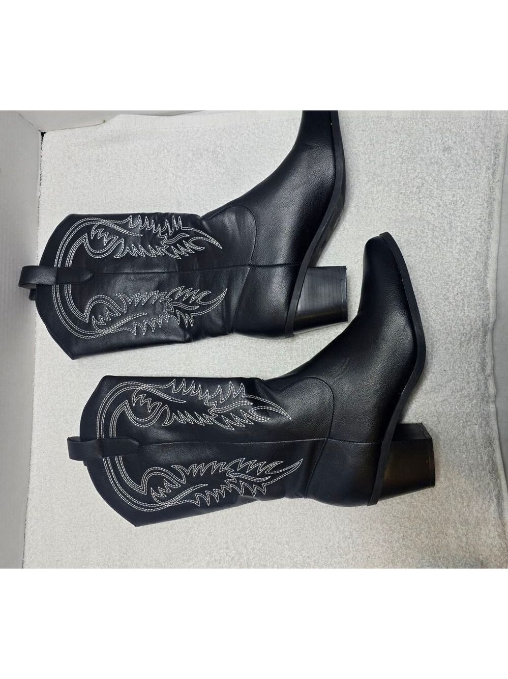 Women's Unbranded Black and White Heeled Cowboy Boots Size 9 - Picture 9 of 10